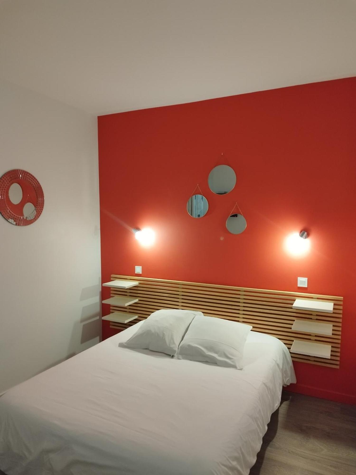Hotel De La Loube La Roquebrussanne Eksteriør bilde