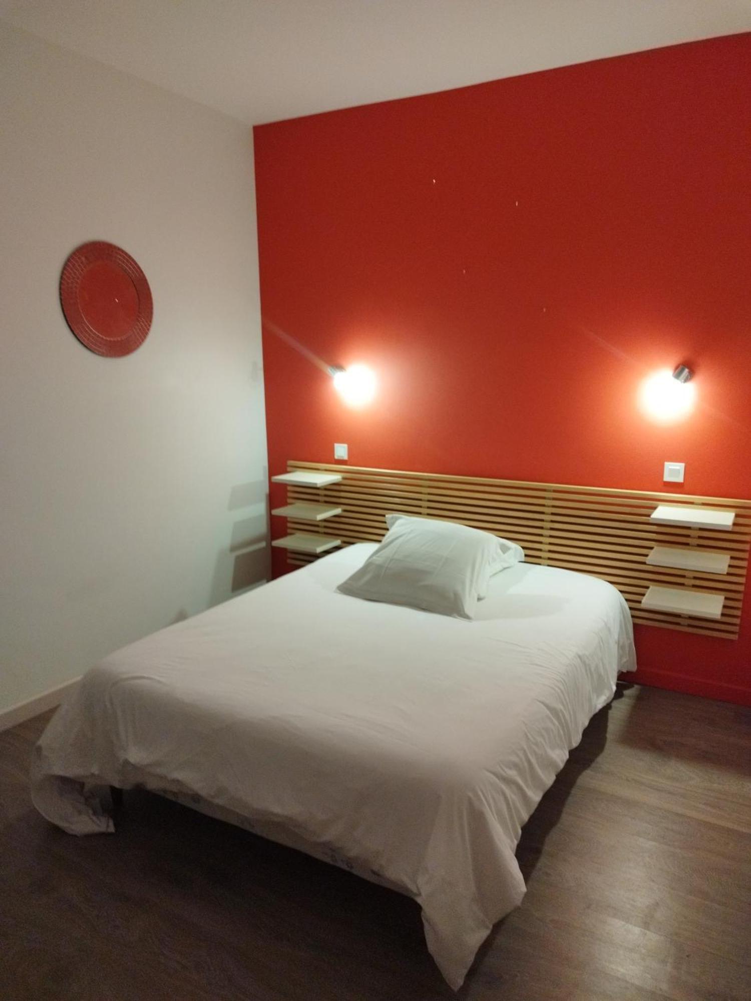 Hotel De La Loube La Roquebrussanne Eksteriør bilde